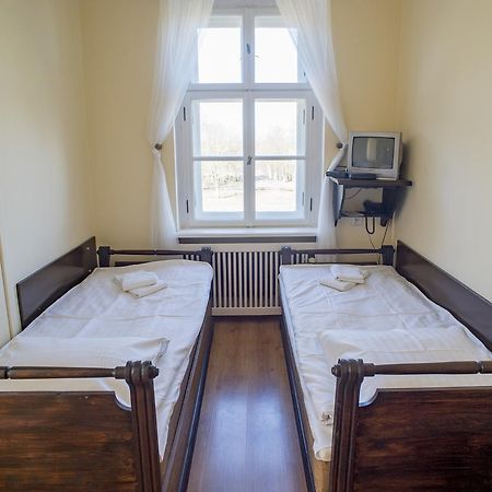 Palac Kobylniki Hotel Obrzycko Buitenkant foto