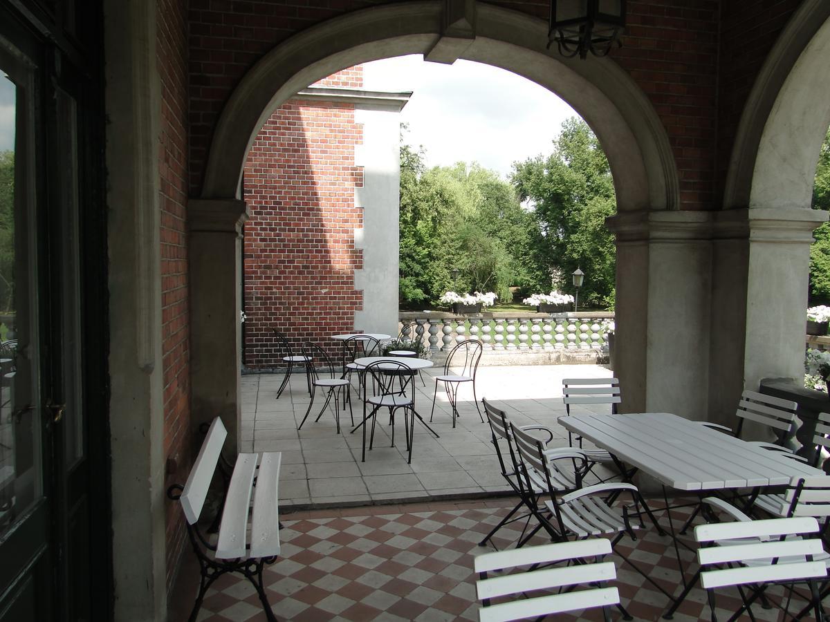 Palac Kobylniki Hotel Obrzycko Buitenkant foto