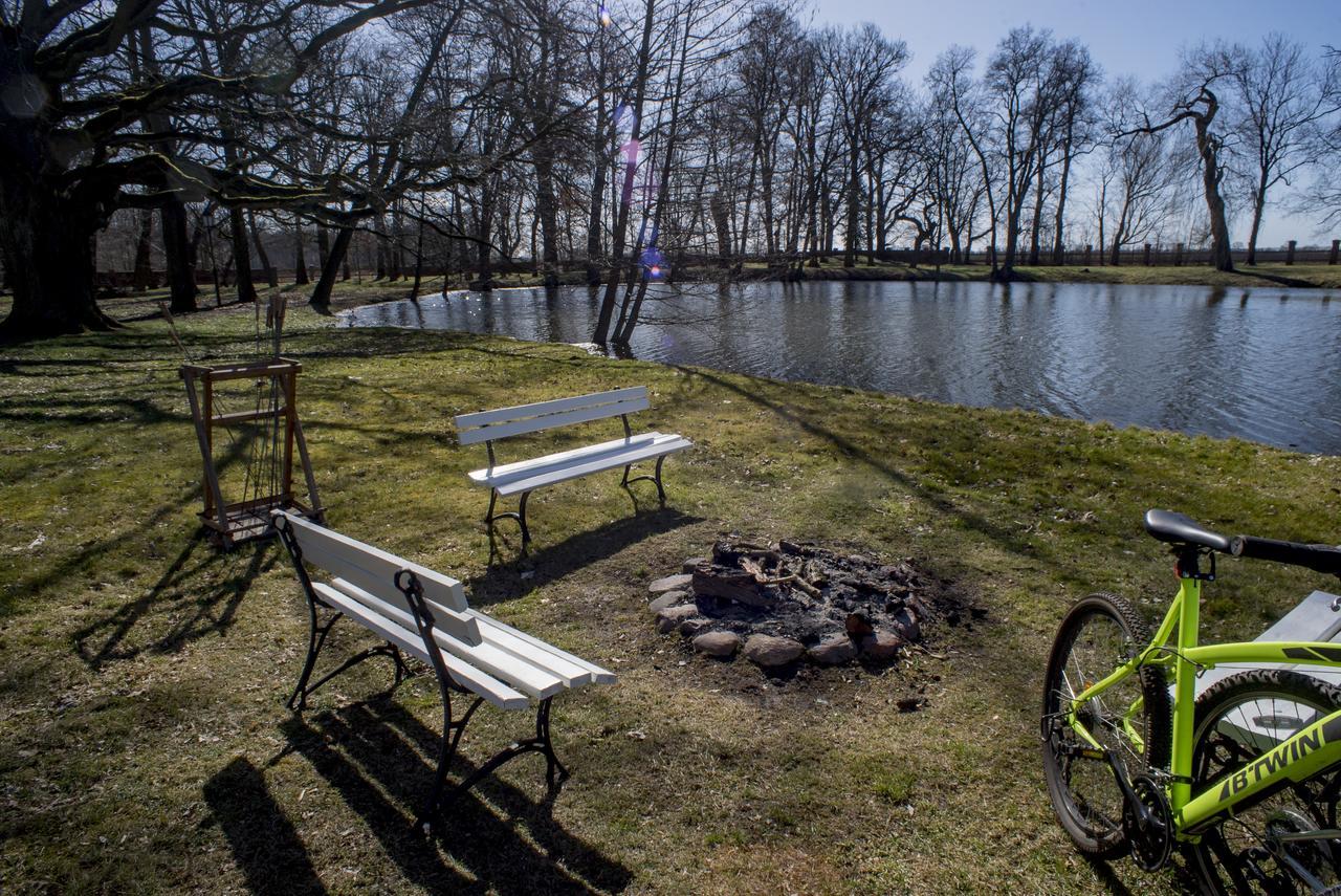 Palac Kobylniki Hotel Obrzycko Buitenkant foto